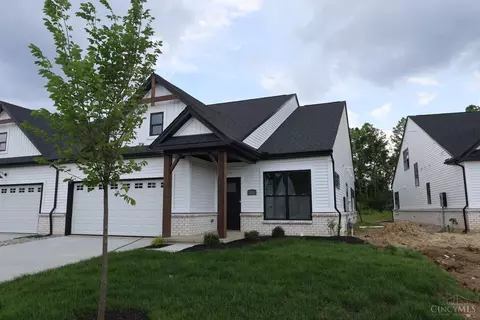 5716 White Pine Ln, Hamilton, OH 45011