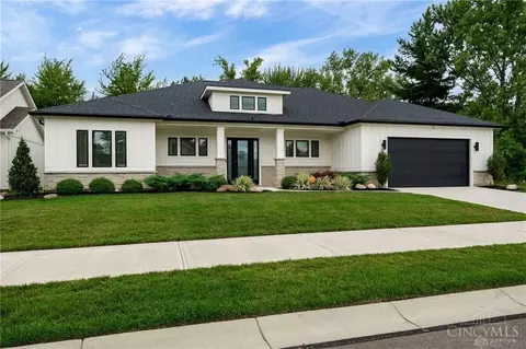 825 Hidden Branches Dr, Centerville, OH 45458 photo 2