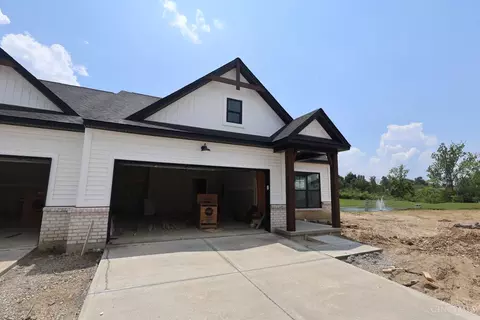 5735 White Pine Ln, Hamilton, OH 45011