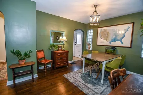 Dining - 6033 Elbrook Ave, Golf Manor, OH 45237 photo 2 of 3