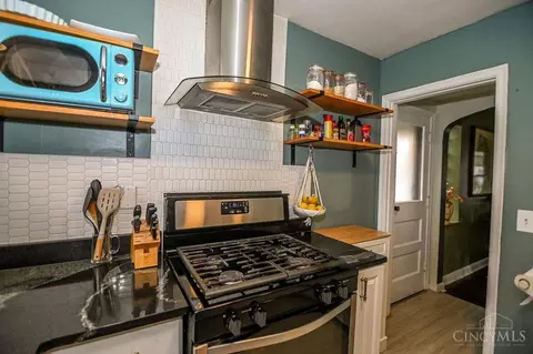 Kitchen - 6033 Elbrook Ave, Golf Manor, OH 45237 photo 6 of 6