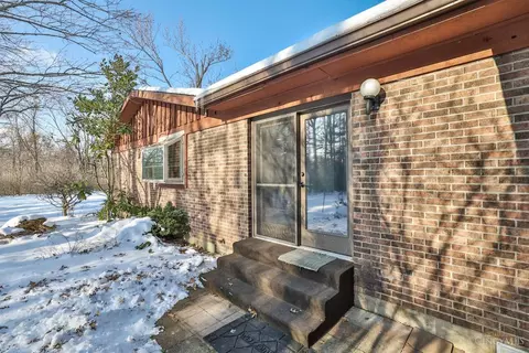 Exterior - 467 Irvin Rd, Blanchester, OH 45107 photo 5 of 9