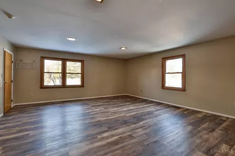 Living - 467 Irvin Rd, Blanchester, OH 45107 photo 6 of 8