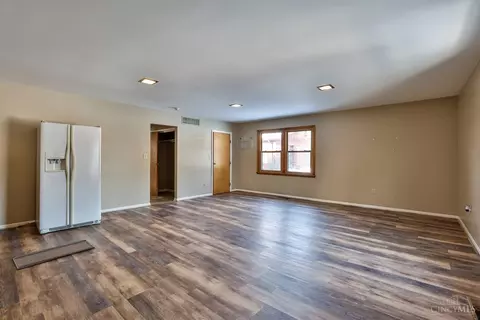 Living - 467 Irvin Rd, Blanchester, OH 45107 photo 8 of 8