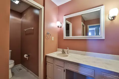Bath - 467 Irvin Rd, Blanchester, OH 45107 photo 3 of 4