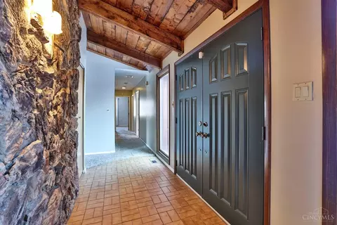 Entry Way - 467 Irvin Rd, Blanchester, OH 45107 photo 1 of 2