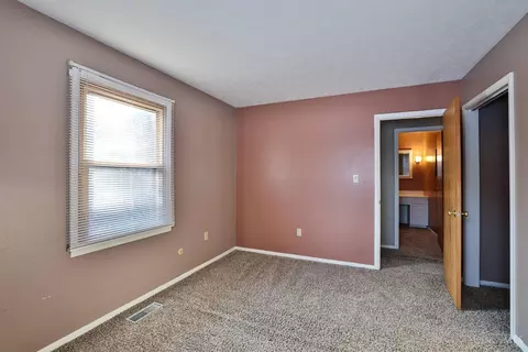 Bedroom - 467 Irvin Rd, Blanchester, OH 45107 photo 5 of 6