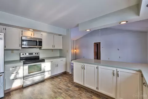 Kitchen - 467 Irvin Rd, Blanchester, OH 45107 photo 3 of 3