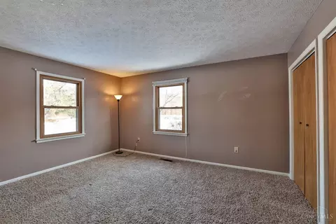 Bedroom - 467 Irvin Rd, Blanchester, OH 45107 photo 1 of 6