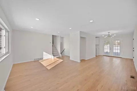 1500 Meredith Dr, Cincinnati, OH 45231 photo 6