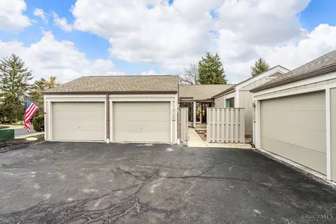 8107 Timbertree Ln, West Chester, OH 45069