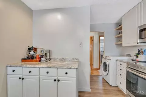 Kitchen - 150 Twinbrook Dr, Hamilton, OH 45013 photo 4 of 5