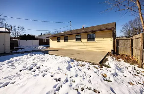 Exterior - 150 Twinbrook Dr, Hamilton, OH 45013 photo 4 of 5