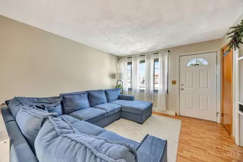 Living - 150 Twinbrook Dr, Hamilton, OH 45013 photo 1 of 3