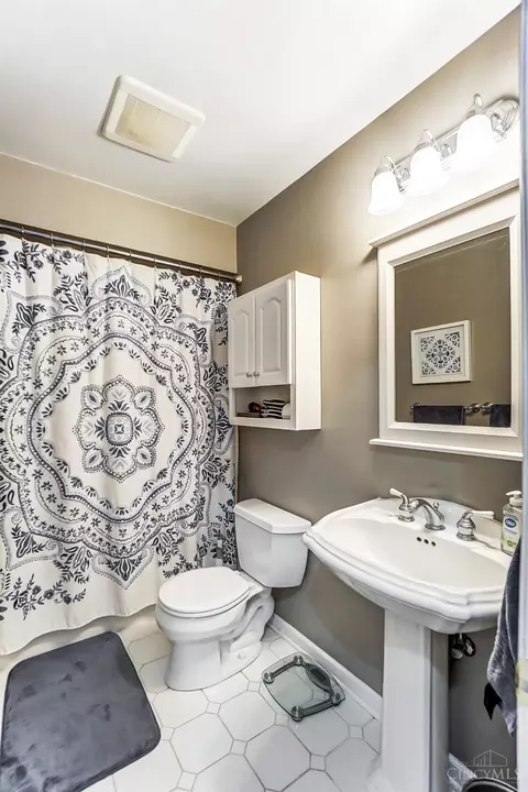 Bath - 9278 Dick Rd, Harrison, OH 45030 photo 2 of 3