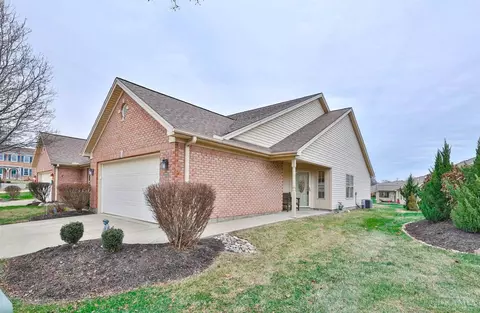 806 Carriage Ln, Trenton, OH 45067