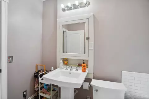 2214 Sauer Ave, Cincinnati, OH 45219 photo 27