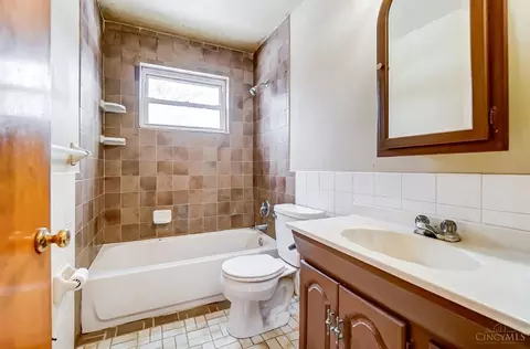2294 Deblin Dr, Cincinnati, OH 45239 photo 15