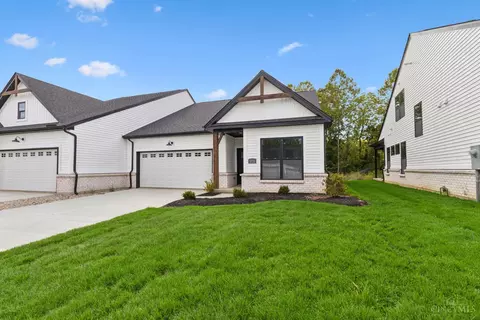 5721 White Pine Ln, Hamilton, OH 45011