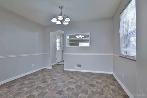 2079 Ebenezer Rd, Cincinnati, OH 45233 photo 8