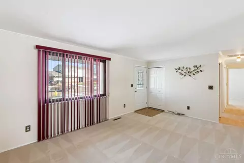 11964 Algiers Dr, Cincinnati, OH 45246 photo 4