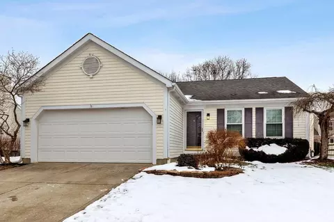 Exterior - 6600 Honeysuckle Ln, Hamilton Township, OH 45039 photo 1 of 11
