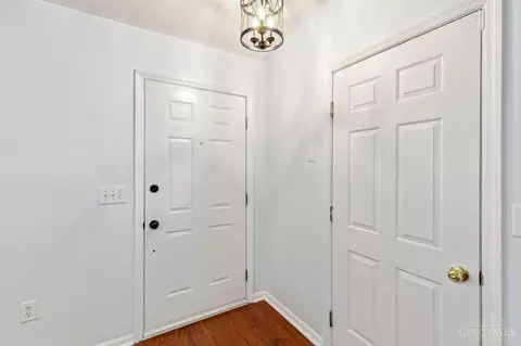 Entry Way - 6600 Honeysuckle Ln, Hamilton Township, OH 45039 photo 1 of 2