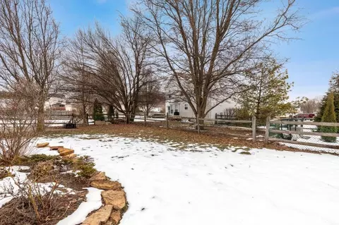 Exterior - 6600 Honeysuckle Ln, Hamilton Township, OH 45039 photo 2 of 11