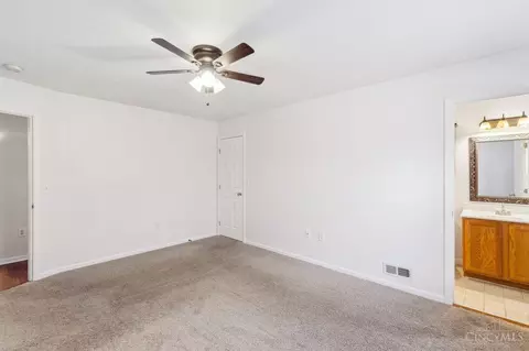 Bedroom - 6600 Honeysuckle Ln, Hamilton Township, OH 45039 photo 3 of 5