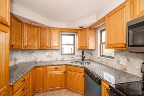 Kitchen - 4781 Prosperity Pl, Cincinnati, OH 45238 photo 3 of 3