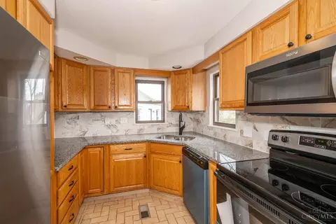 Kitchen - 4781 Prosperity Pl, Cincinnati, OH 45238 photo 2 of 3
