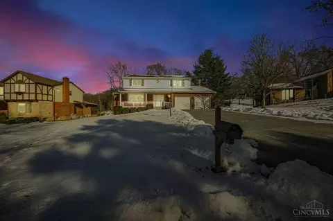 2044 Beechcroft Ct, Cincinnati, OH 45233
