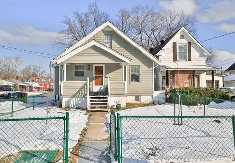6728 Simpson Ave, North College Hill, OH 45239