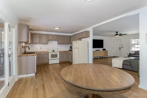 Kitchen - 4380 Champlain Ct, Mason, OH 45040 photo 1 of 3
