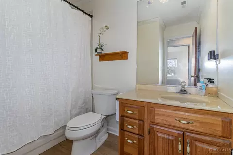 Bath - 4380 Champlain Ct, Mason, OH 45040 photo 2 of 2