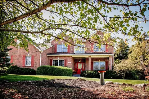 211 Northridge Dr, Oxford, OH 45056