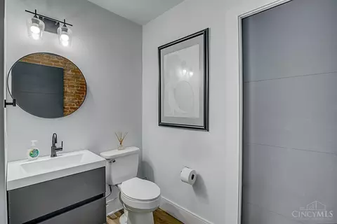 215 Wade St, Cincinnati, OH 45202 photo 11