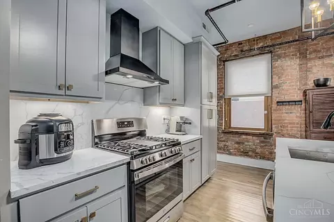 215 Wade St, Cincinnati, OH 45202 photo 6