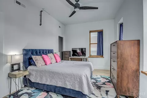 215 Wade St, Cincinnati, OH 45202 photo 9