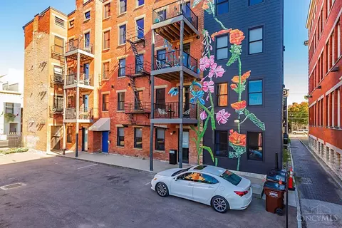 215 Wade St, Cincinnati, OH 45202