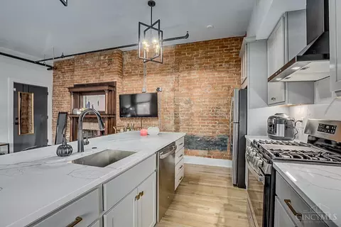 215 Wade St, Cincinnati, OH 45202 photo 8