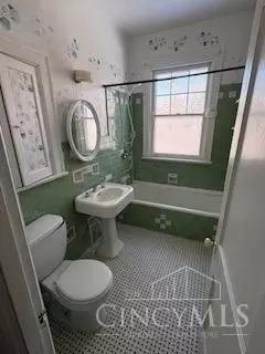 Bath - 6426 Bramble Ave, Cincinnati, OH 45227 photo 1 of 1