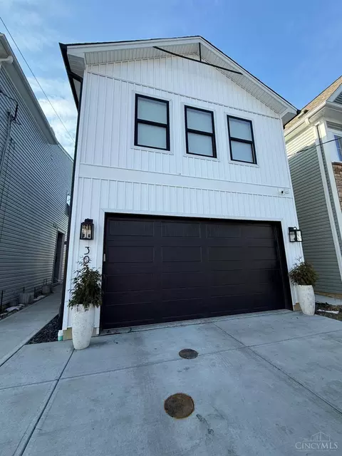 3033 Cinnamon St, Cincinnati, OH 45208