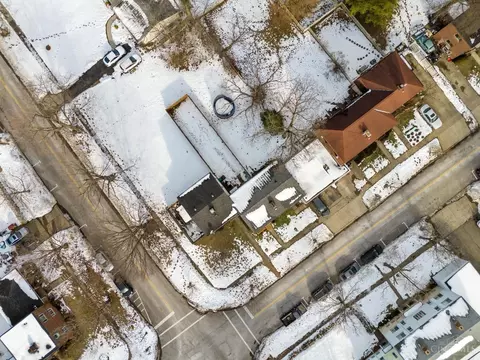 View/Area - 50 Andover Rd, Greenhills, OH 45218 photo 2 of 3