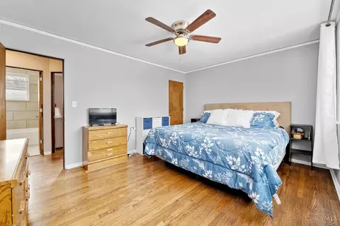 Bedroom - 50 Andover Rd, Greenhills, OH 45218 photo 1 of 2