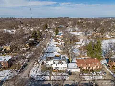 View/Area - 50 Andover Rd, Greenhills, OH 45218 photo 3 of 3