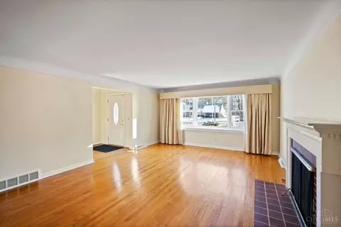 7466 Glenover Dr, Cincinnati, OH 45242 photo 3