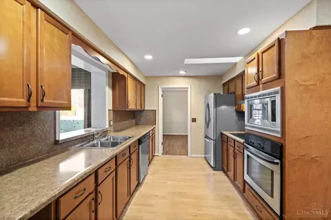 7466 Glenover Dr, Cincinnati, OH 45242 photo 13