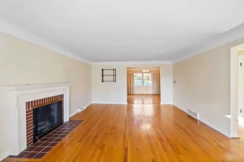 7466 Glenover Dr, Cincinnati, OH 45242 photo 4