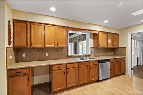 7466 Glenover Dr, Cincinnati, OH 45242 photo 11